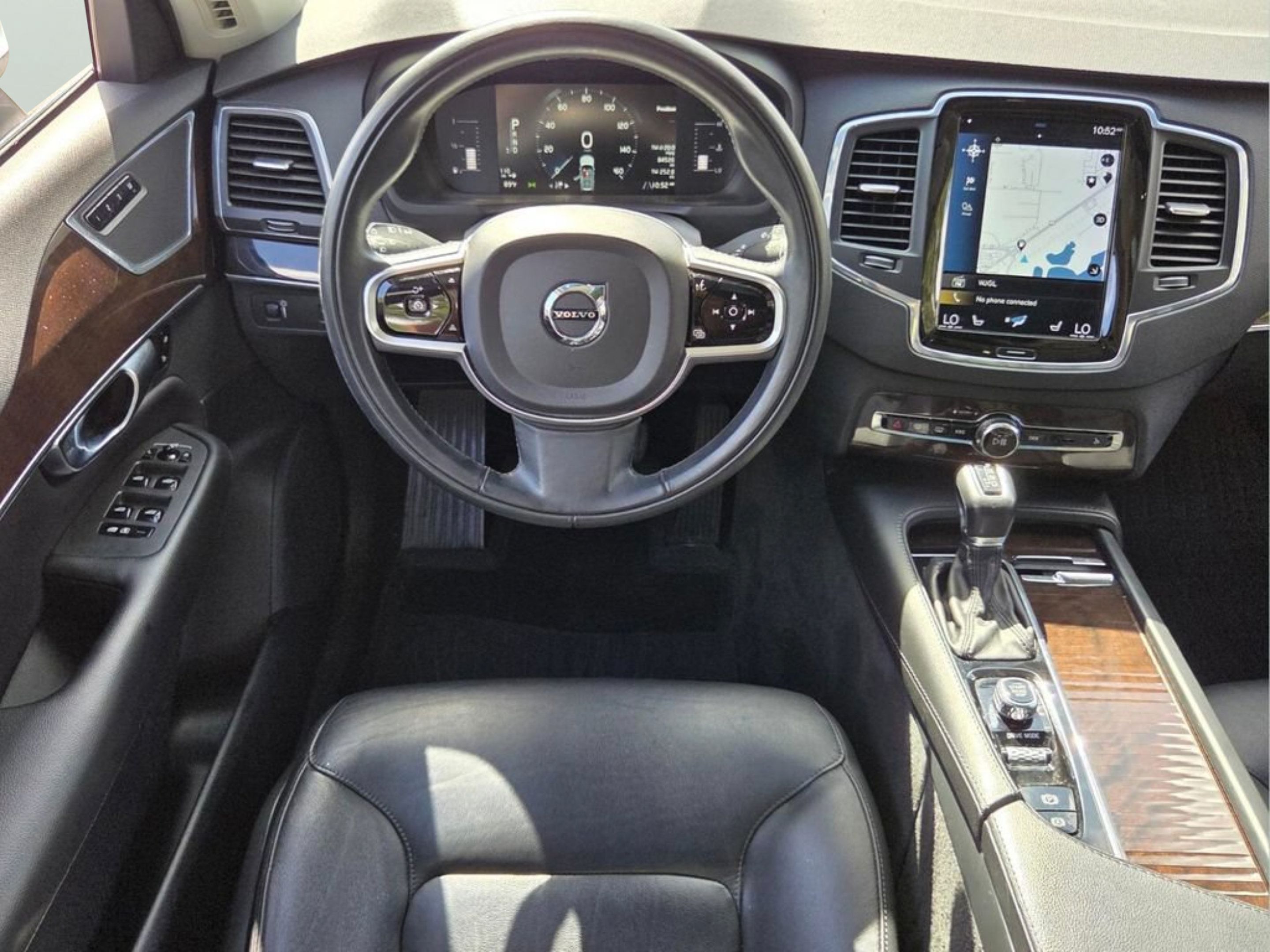 Used 2019 Volvo XC90 T5 Momentum w/ Protection Package Premier AWD/4WD image 12