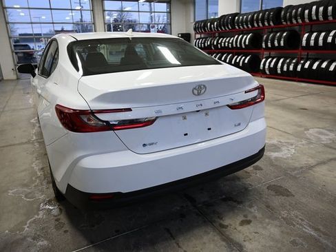 Used 2025 Toyota Camry LE image 6