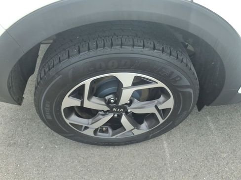 Used 2022 Kia Sportage LX AWD/4WD image 6