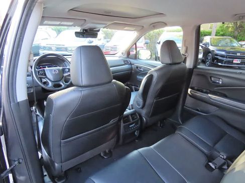 Used 2021 Honda Pilot Special Edition image 16