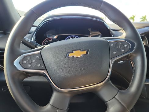 Used 2023 Chevrolet Traverse Premier image 15