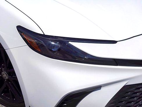 Used 2025 Toyota Camry SE w/ Convenience Package FWD image 2