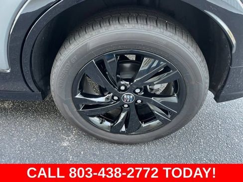 Used 2025 Buick Encore GX Sport Touring w/ Advanced Technology Package FWD image 27