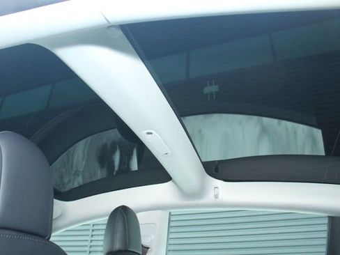 Used 2022 Tesla Model 3 Long Range image 25