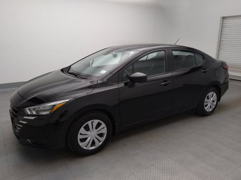 Used 2025 Nissan Versa S w/ Trunk Package FWD image 2