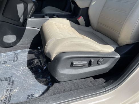 Used 2018 Honda CR-V EX image 4