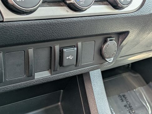 Used 2022 Toyota Tacoma SR5 RWD image 28