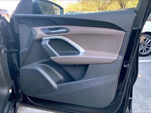 Used 2025 Audi Q5 Premium w/ Convenience Package image 22