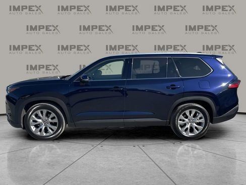 Used 2025 Toyota Grand Highlander AWD image 2