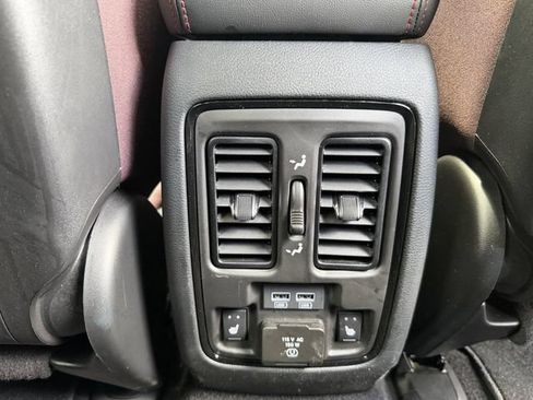 Used 2025 Dodge Durango GT AWD/4WD image 32