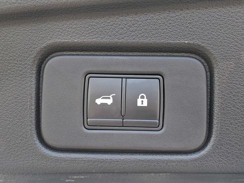 Used 2022 Nissan Pathfinder Platinum w/ Cargo Package AWD/4WD image 28