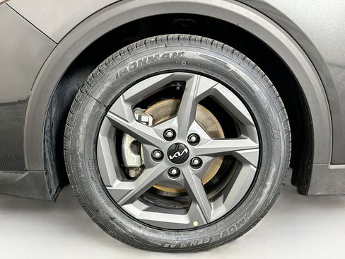 Used 2025 Kia K4 LXS image 11
