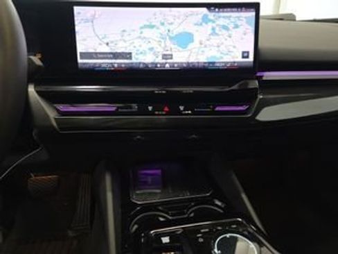 Used 2024 BMW 530i image 5