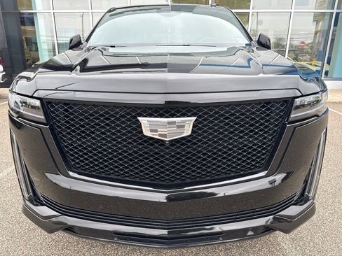 Used 2023 Cadillac Escalade Sport Platinum w/ LPO, ONYX Package AWD/4WD image 3