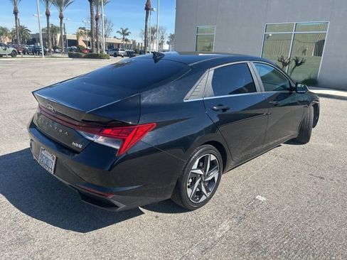 Used 2023 Hyundai Elantra Limited w/ Cargo Package image 4