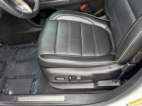 Used 2023 GMC Acadia Denali image 17