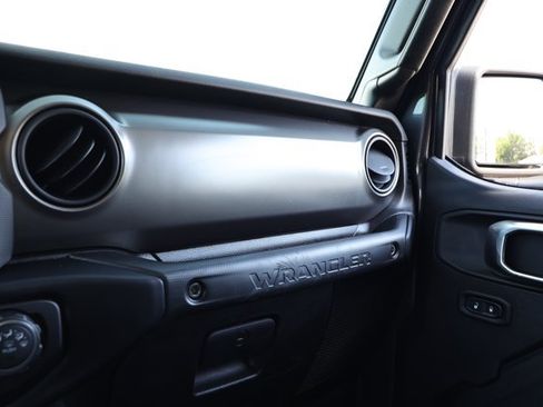 Used 2020 Jeep Wrangler Sport AWD/4WD image 23