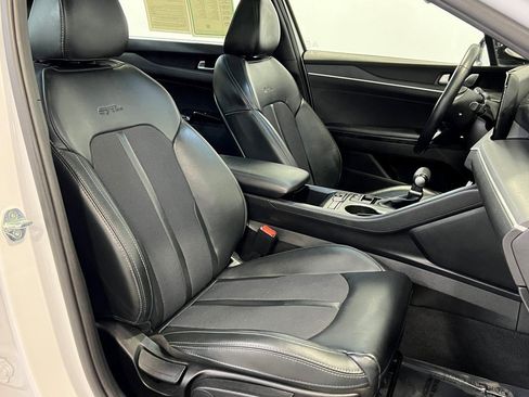 Used 2023 Kia K5 GT-Line image 12