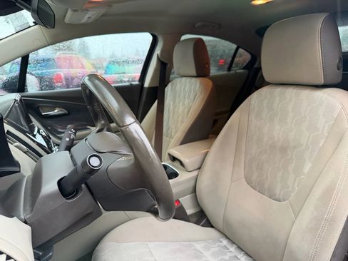 Used 2014 Chevrolet Volt FWD image 14