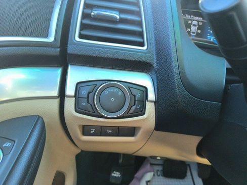 Used 2016 Ford Explorer XLT w/ Equipment Group 201A image 21