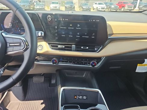 Used 2026 Chevrolet Equinox ACTIV w/ Convenience Package III AWD/4WD image 18
