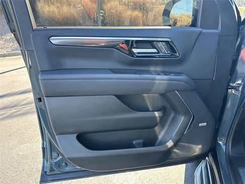 Used 2025 Chevrolet Tahoe RST w/ Advanced Technology Package image 23