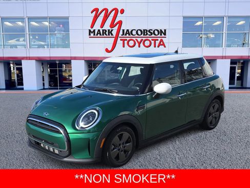 Used 2022 MINI Cooper 4-Door Hardtop image 1