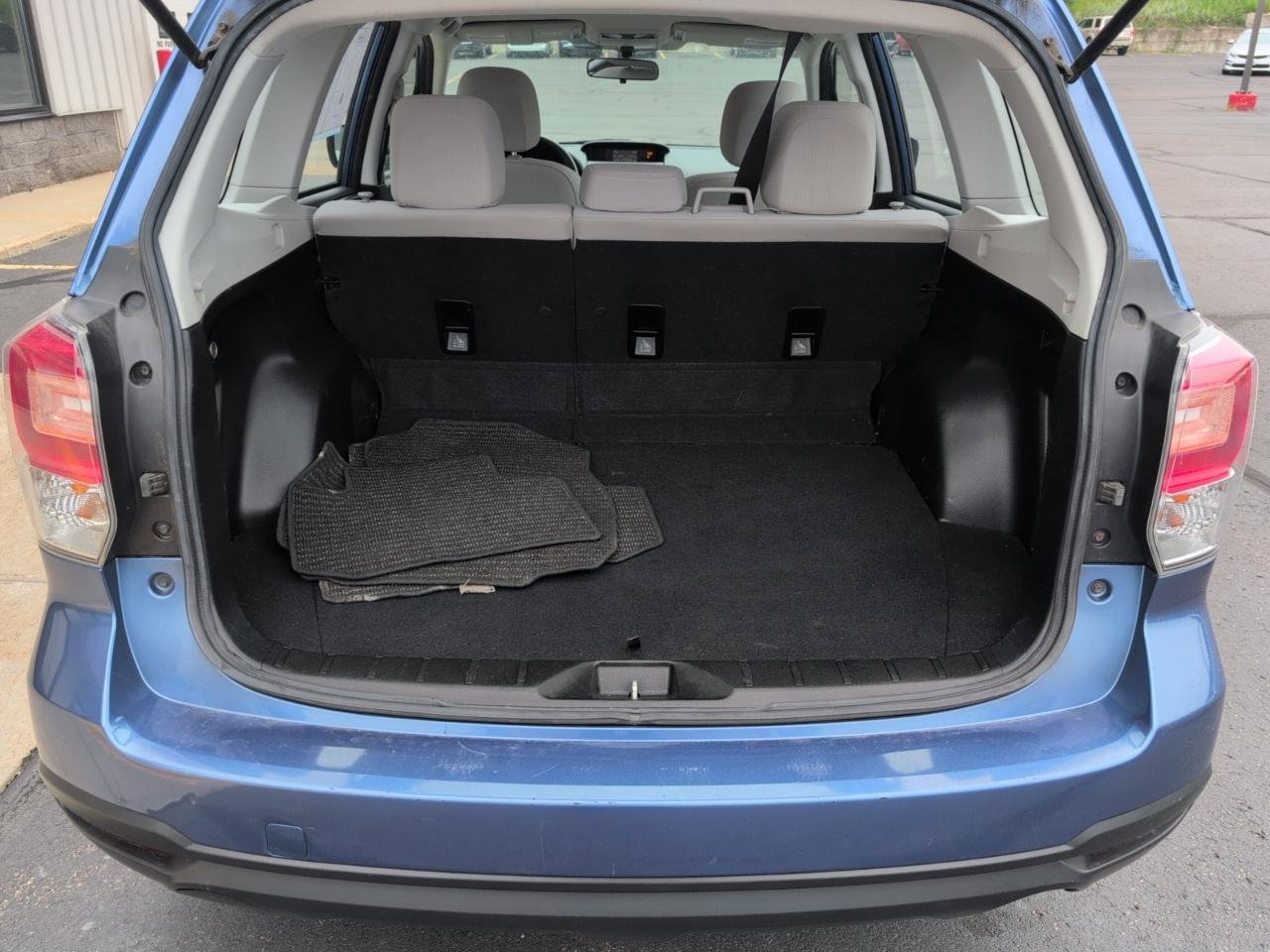 Used 2017 Subaru Forester 2.5i w/ Alloy Wheel Package AWD/4WD image 13