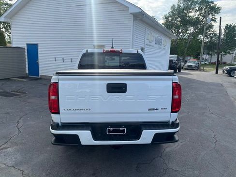 Used 2022 Chevrolet Colorado Z71 AWD/4WD image 4