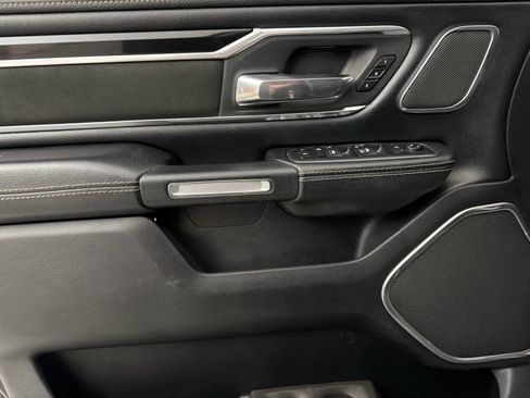 Used 2019 RAM 1500 Laramie AWD/4WD image 22
