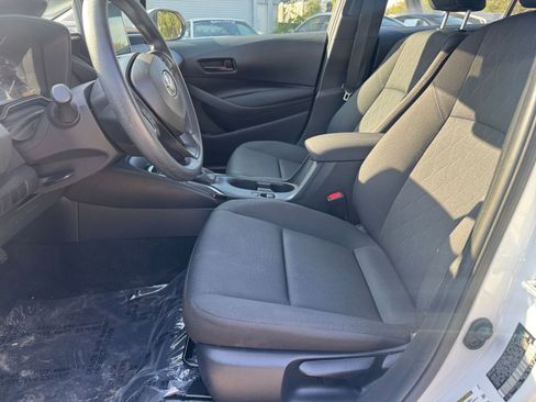 Used 2025 Toyota Corolla LE image 24