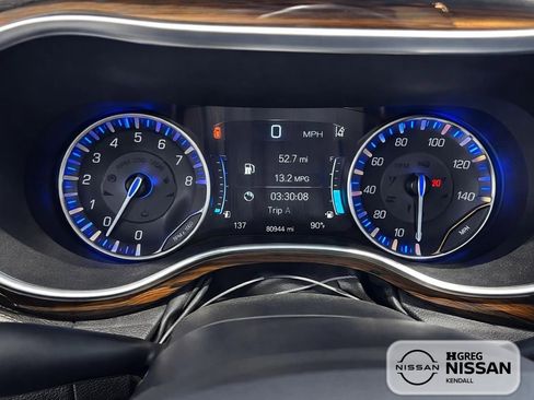 Used 2023 Chrysler Pacifica Limited FWD image 10