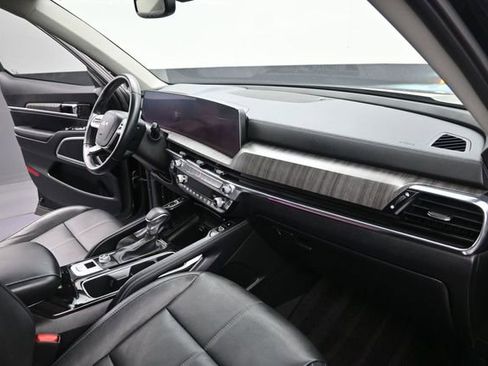 Used 2024 Kia Telluride SX w/ Towing Package FWD image 24