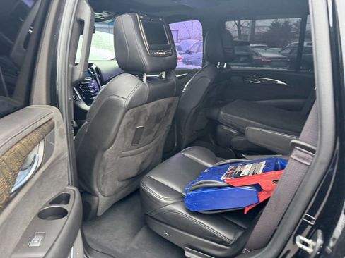 Used 2015 Cadillac Escalade Platinum image 6