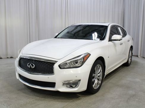 Used 2015 INFINITI Q70 3.7 RWD image 37