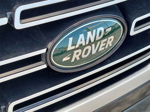 Used 2025 Land Rover Range Rover Long Wheelbase Autobiography image 10