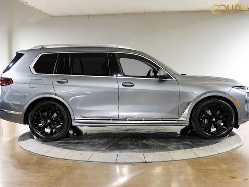 Used 2025 BMW X7 xDrive40i AWD/4WD image 9