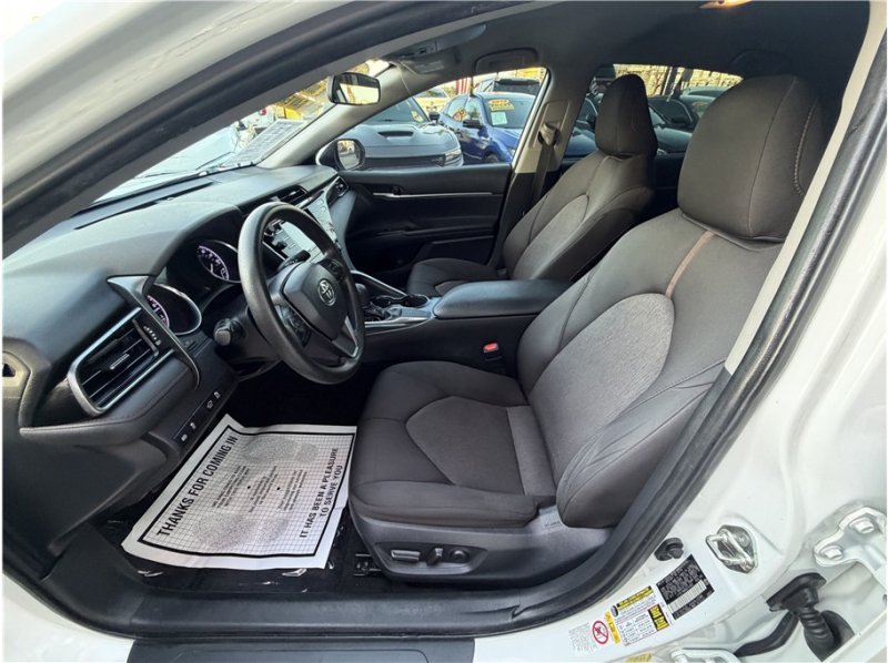 Used 2019 Toyota Camry LE FWD image 17