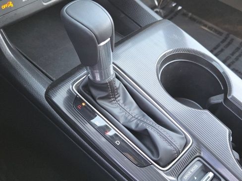 Used 2025 Honda Civic Sport image 31