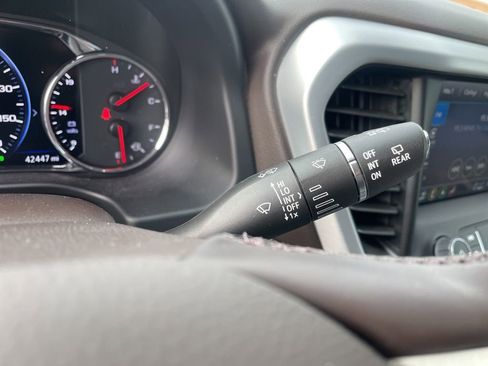 Used 2023 GMC Acadia SLT w/ Technology Package image 22