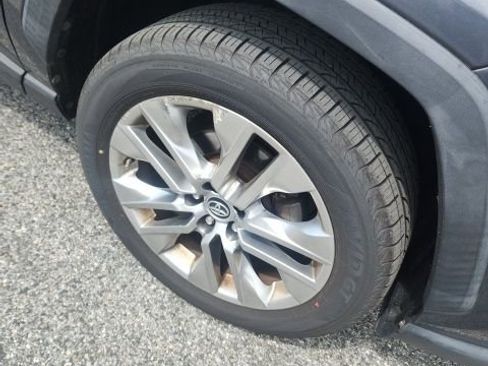 Used 2019 Toyota RAV4 XLE Premium w/ Cold Weather Package AWD/4WD image 10