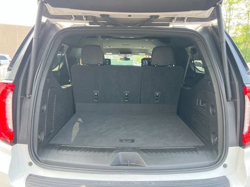 Used 2021 GMC Yukon XL SLT w/ Rear Media and Nav Package AWD/4WD image 26