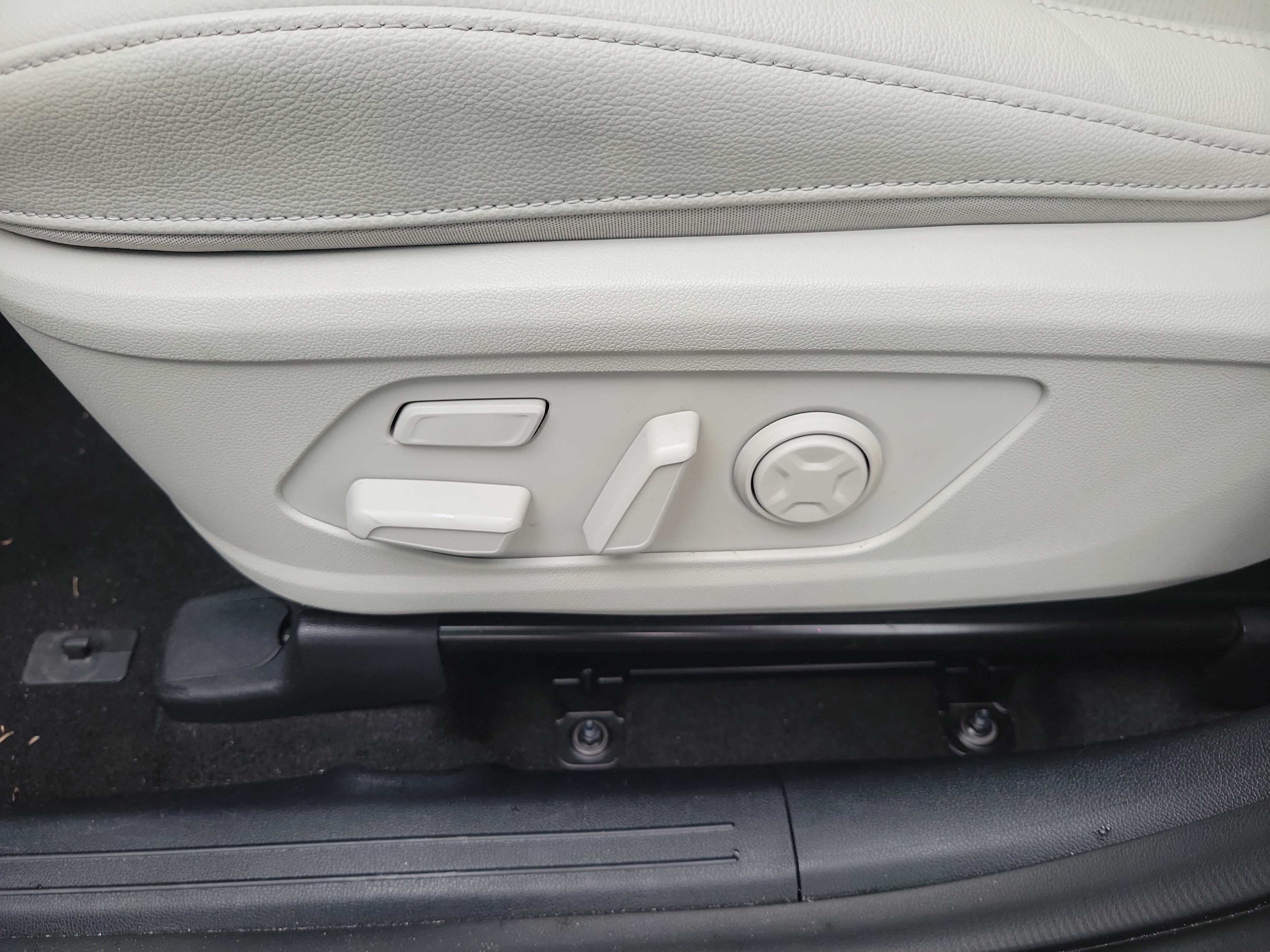 Certified 2022 Kia Sorento SX Prestige w/ Panoramic Sunroof Package AWD/4WD image 23