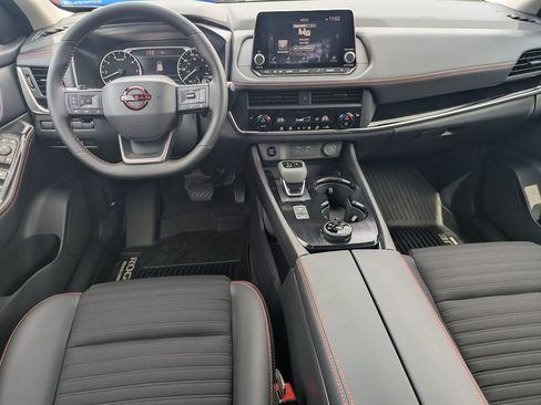 Used 2026 Nissan Rogue SV AWD/4WD image 19