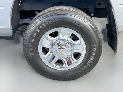Used 2022 RAM 2500 Tradesman w/ Chrome Appearance Group AWD/4WD image 33