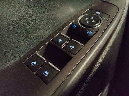 Used 2020 Ford Explorer XLT w/ Comfort Package AWD/4WD image 27