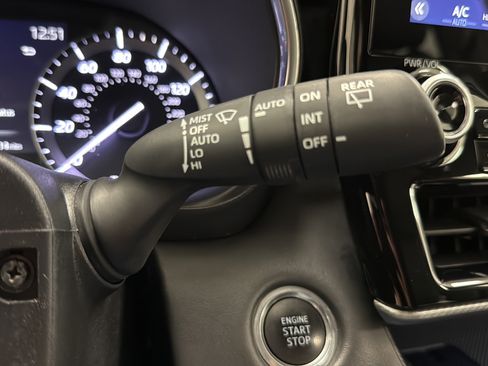 Used 2021 Toyota Highlander Platinum AWD/4WD image 25