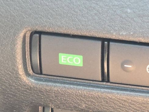 Used 2024 Nissan Sentra S image 7