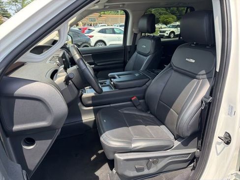 Used 2025 Ford Expedition Max Platinum AWD/4WD image 18
