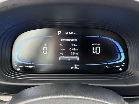 Used 2025 Hyundai Venue SEL FWD image 12